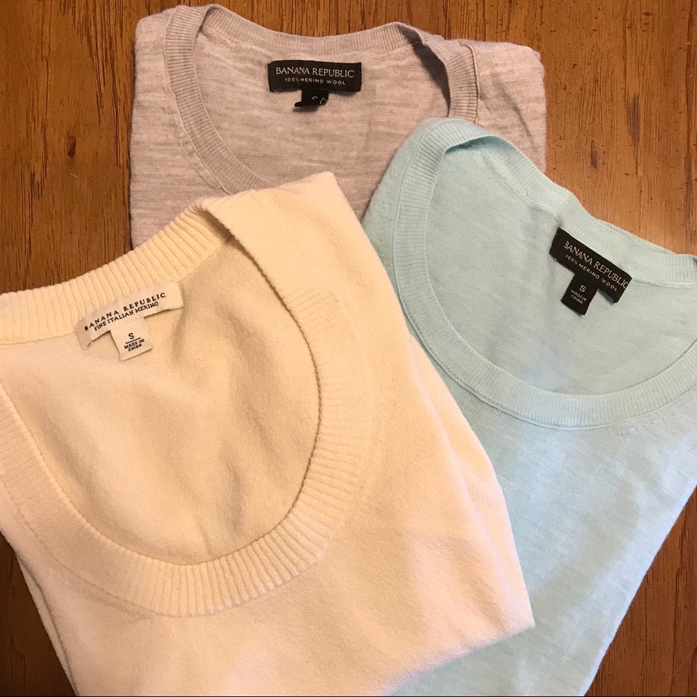 Bundle of 3 Banana Republic sweaters